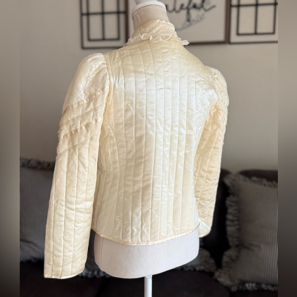 VTG Jessica's Gunne Sax Quilted Long Sleeve Satin
Lace Trim Open Prairie Jacket - Picture 5 of 16